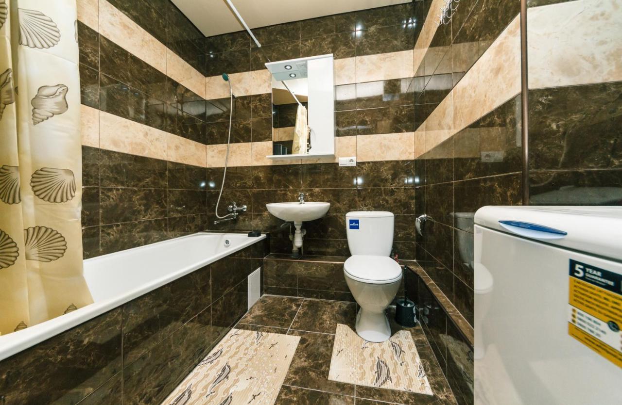 Poznyaky Apartments Patriotika Kiev Exterior photo