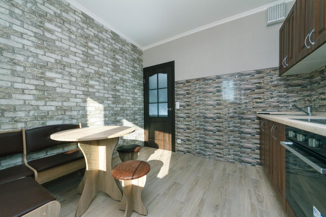 Poznyaky Apartments Patriotika Kiev Exterior photo